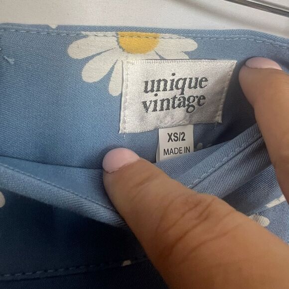 Unique Vintage Chambray Daisy Print Briella Flare Skirt - Picture 4 of 9